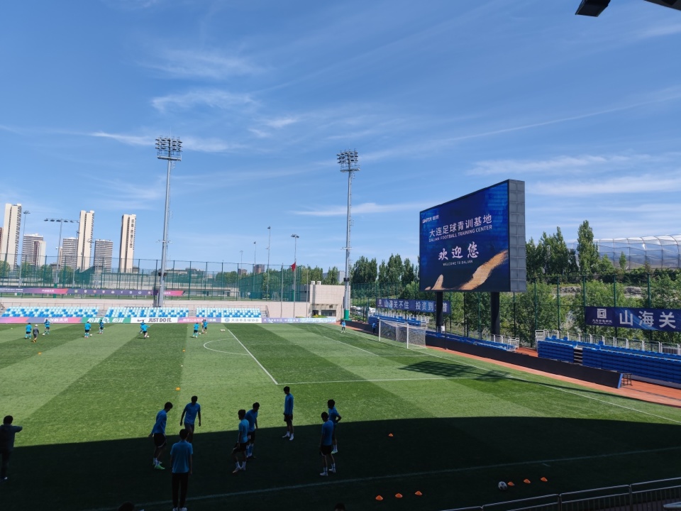 基地, 全力支持与 基地, 全力支持与