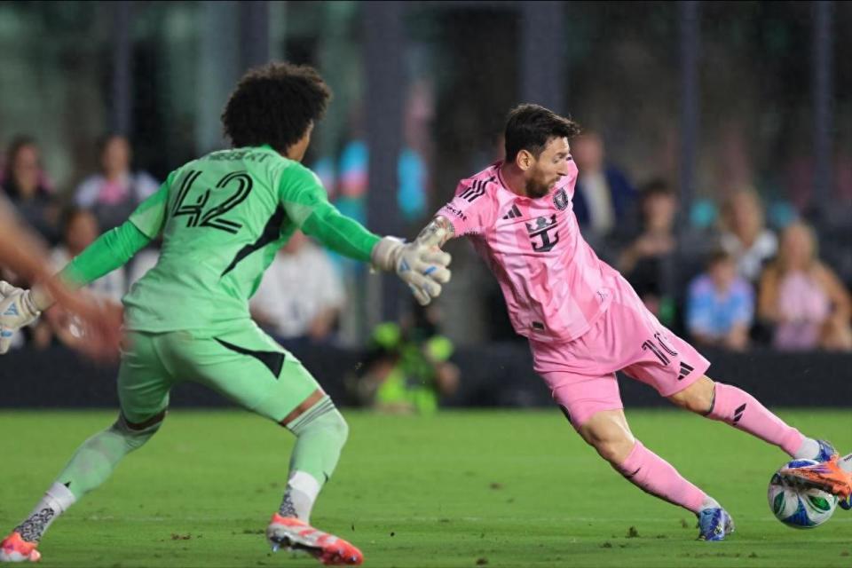 xabf, 在美职联的